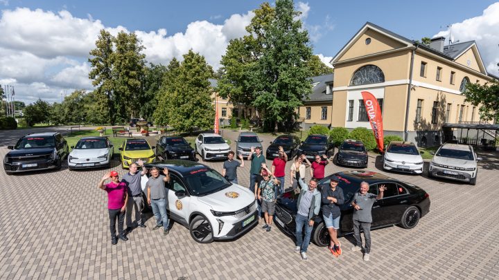 “Latvijas Gada auto 2025” žūrijas testa braucienā no Dacia Duster līdz Mercedes-Benz E-klasei